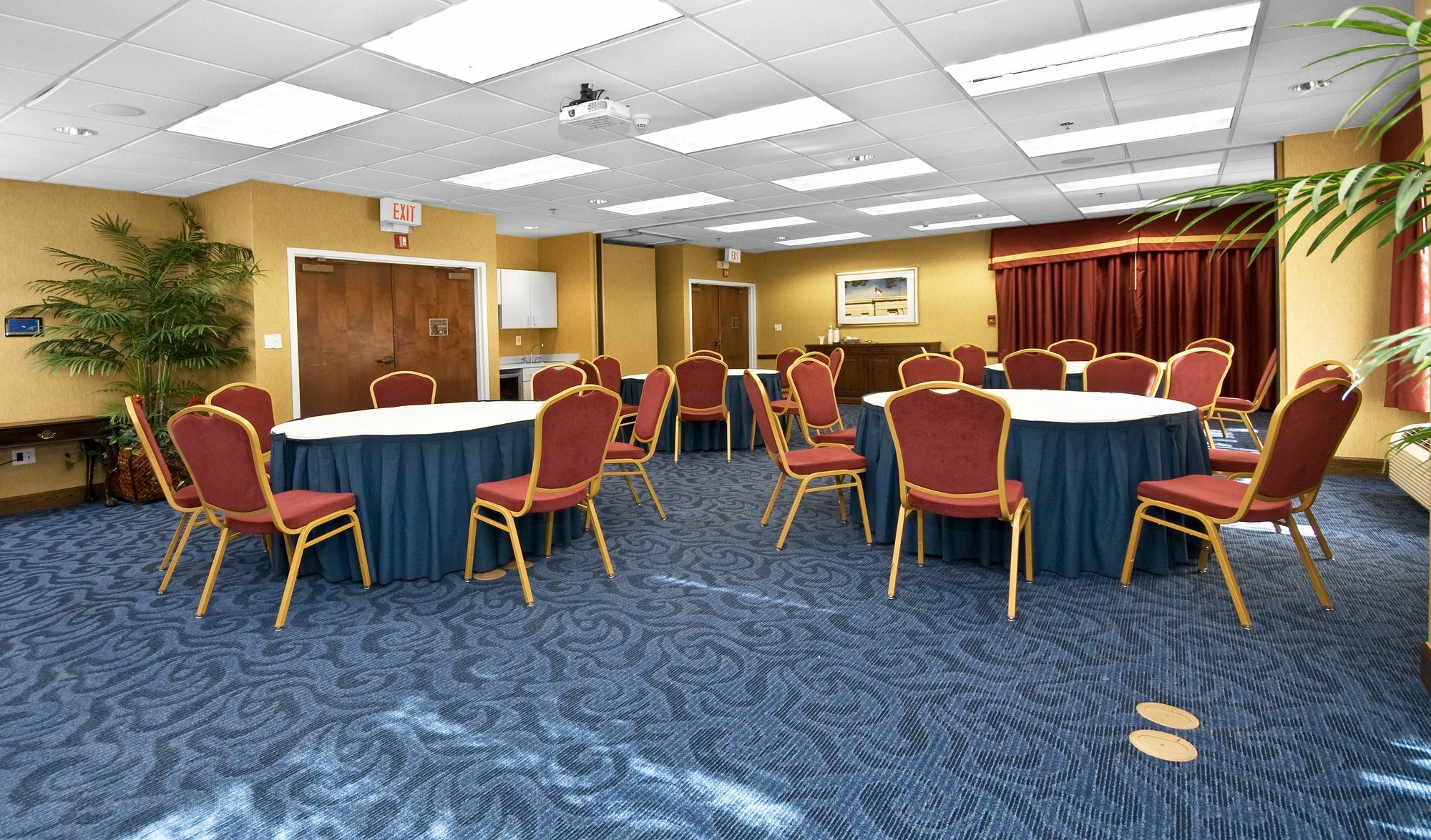 Hampton Inn & Suites Raleigh Cary Lenovo Center Kinh doanh bức ảnh
